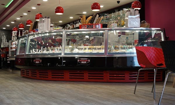 Les meilleurs types de vitrines réfrigérées pour votre commerce